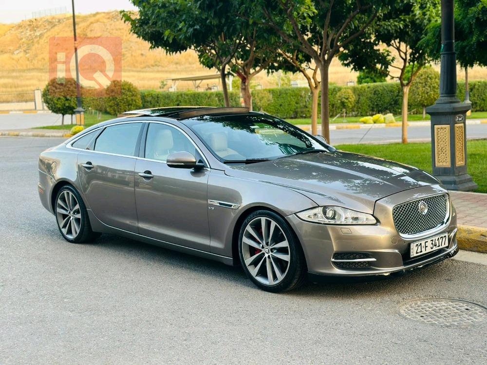 Jaguar XJ